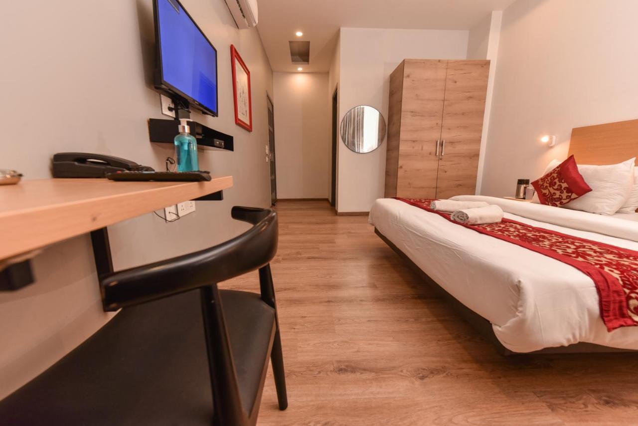 Hotel Red Saffron ニューデリー エクステリア 写真