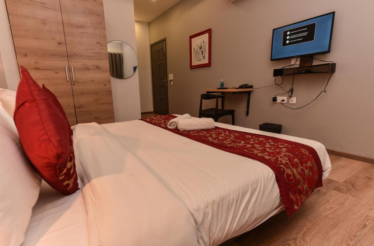 Hotel Red Saffron ニューデリー エクステリア 写真
