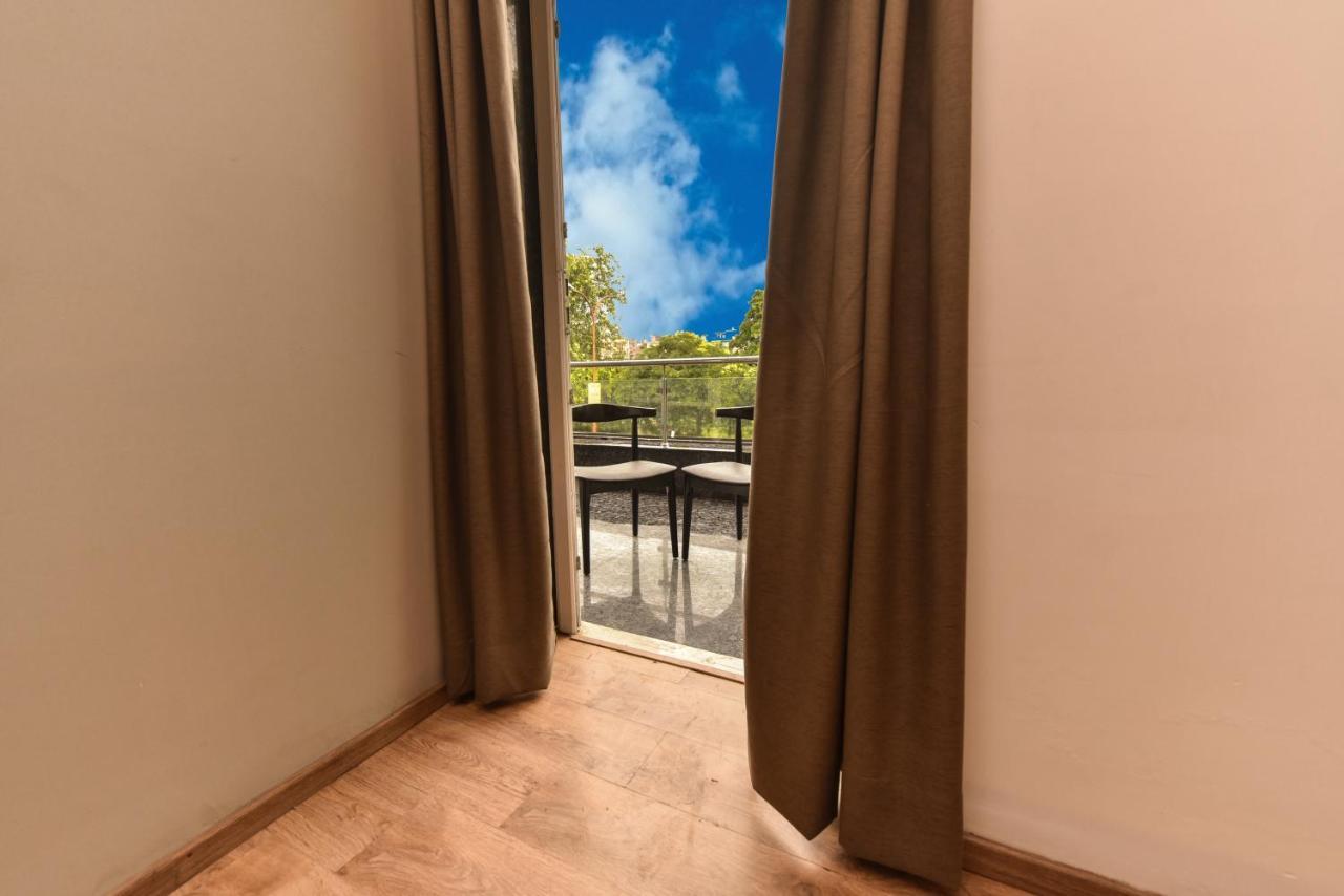 Hotel Red Saffron ニューデリー エクステリア 写真